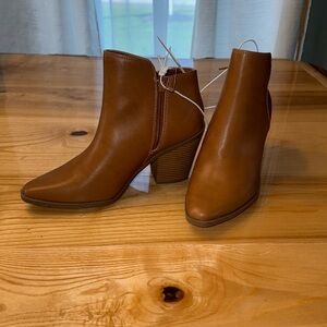 NWT booties with memory foam